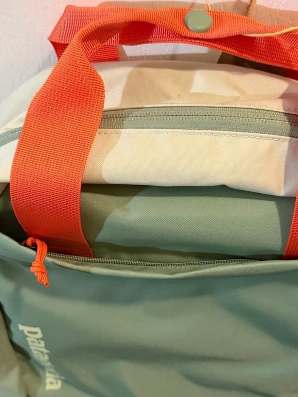 NEW Atom Tote Pack 20L NWT Lichen Green Backpack - Picture 8 of 14